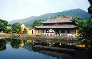 Asoka Temple: Keindahan Sejarah Buddha di Ningbo